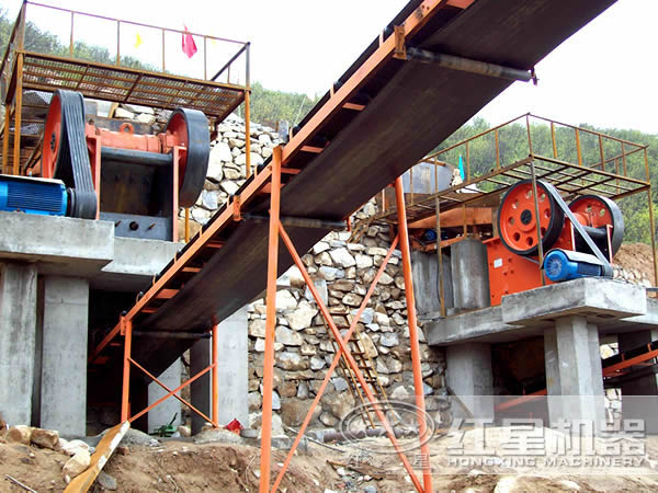 顎式破碎機加工現(xiàn)場