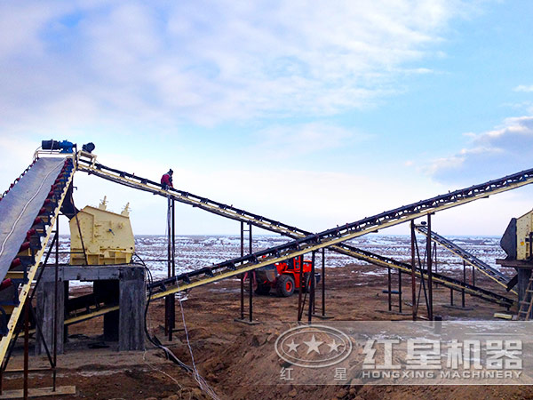 反擊式破碎機(jī)加工現(xiàn)場