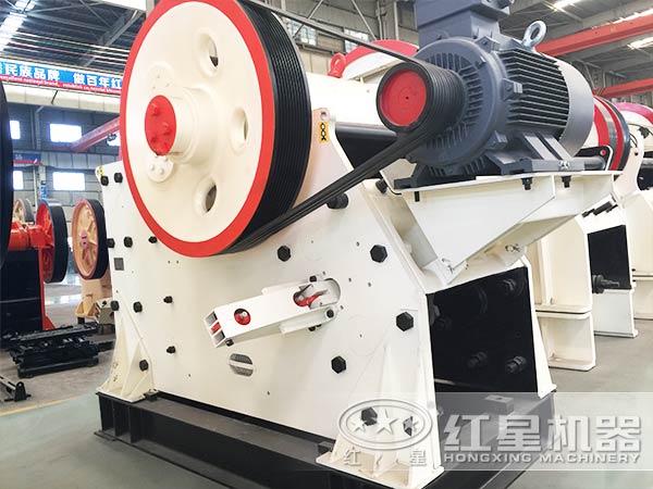 CI顎式破碎機(jī)車間