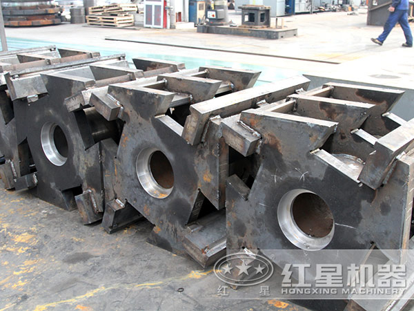 重錘式破碎機選材