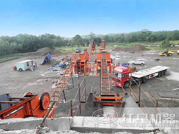 采石場(chǎng)石料生產(chǎn)線現(xiàn)場(chǎng)