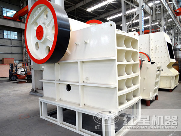 工業(yè)常用粗破顎式破碎機(jī)