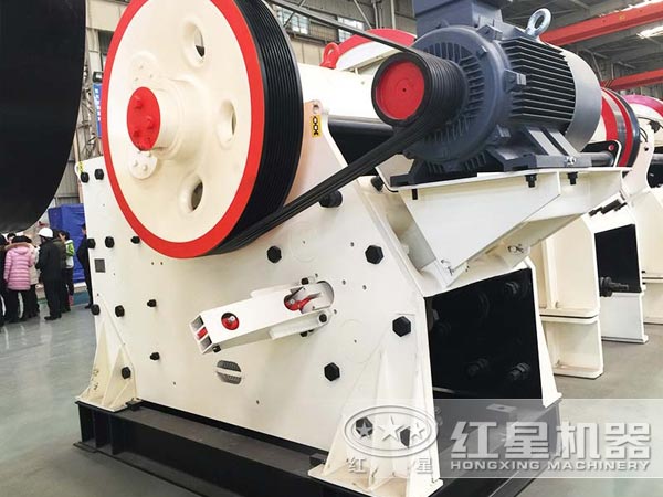 石英石顎式破碎機(jī)進(jìn)料口大