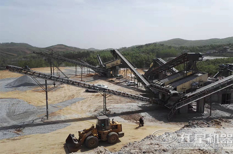 圓錐破碎機運行穩(wěn)定、耐磨性好