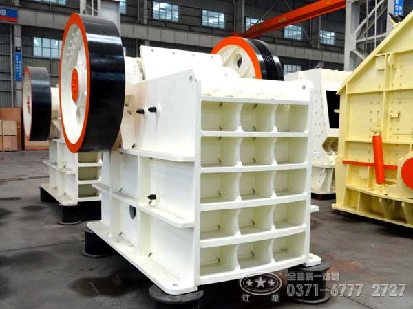 石灰石破碎，優(yōu)選河南石頭顎式破碎機(jī)