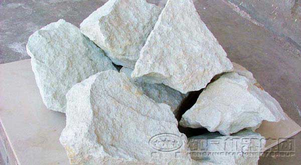 廠家講述購置高嶺土磨粉生產(chǎn)線必知