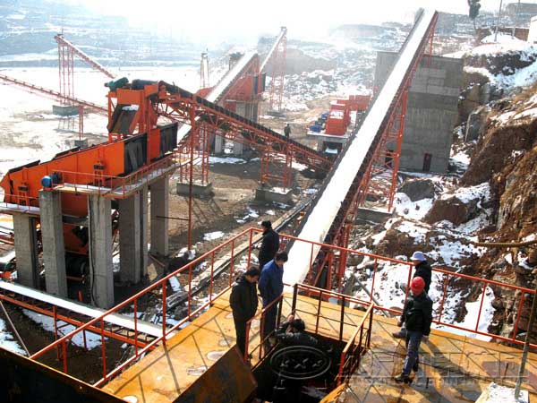 河南紅星采石場生產(chǎn)現(xiàn)場