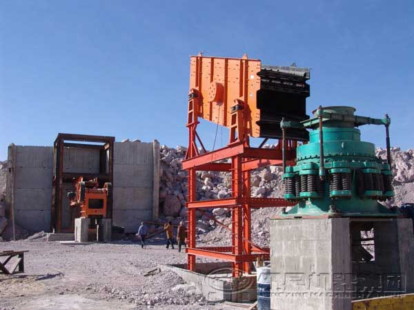 采石場生產(chǎn)現(xiàn)場