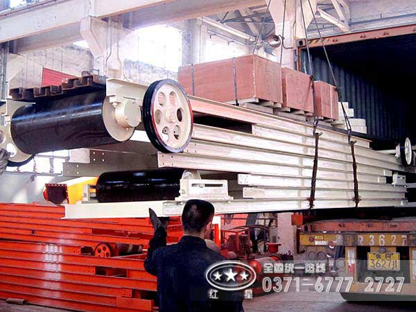 河南紅星皮帶輸送機廠家車間