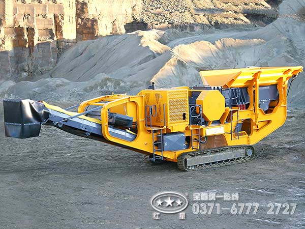 能粉碎濕煤炭的移動(dòng)粉碎機(jī)作業(yè)現(xiàn)場