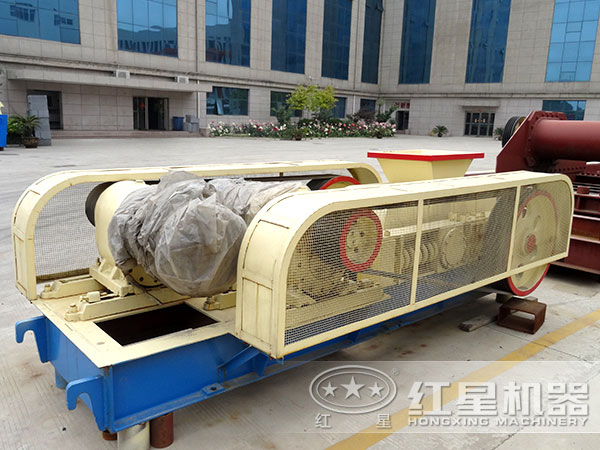 輥式煤炭破碎機