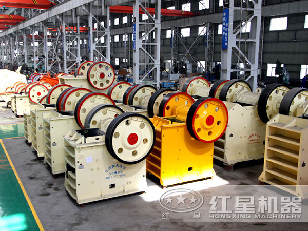 顎式破碎機廠家生產(chǎn)的各種顎式破碎機設(shè)備