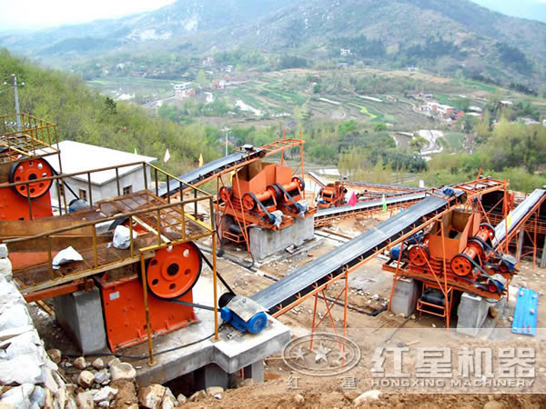 顎式破碎機(jī)客戶現(xiàn)場(chǎng)