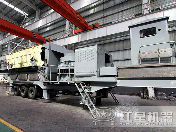 工業(yè)生產(chǎn)線(xiàn)上常用的移動(dòng)破碎站