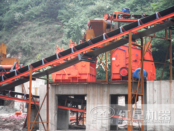 智能化碎石生產(chǎn)線生產(chǎn)現(xiàn)場(chǎng)