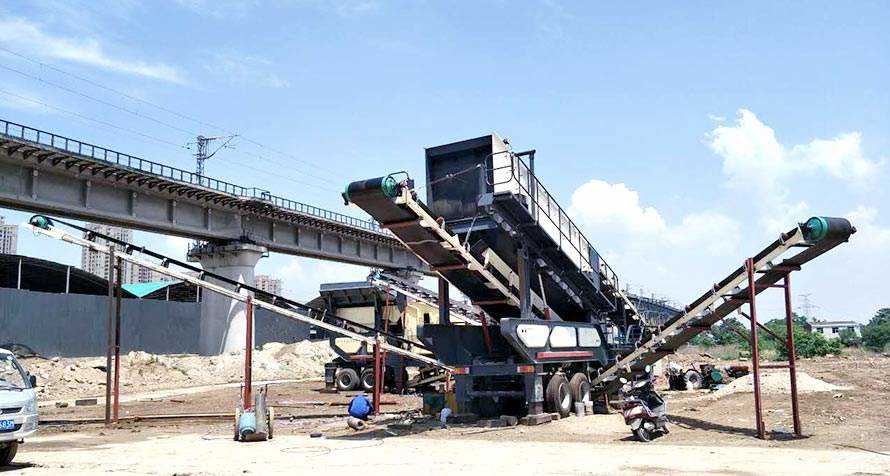 安徽鐵礦石移動(dòng)破碎站破碎現(xiàn)場(chǎng)