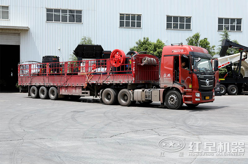 圓錐破碎機(jī)發(fā)貨現(xiàn)場