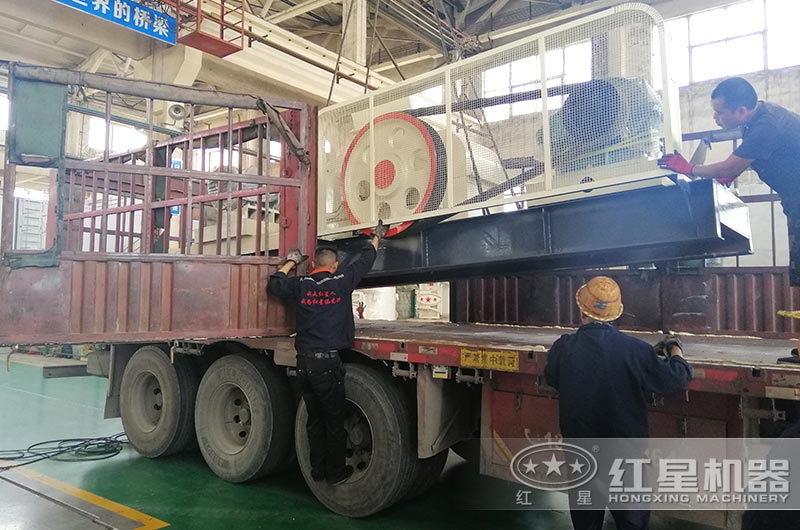 對(duì)輥制砂機(jī)打河卵石效果怎么樣？多少錢一臺(tái)？