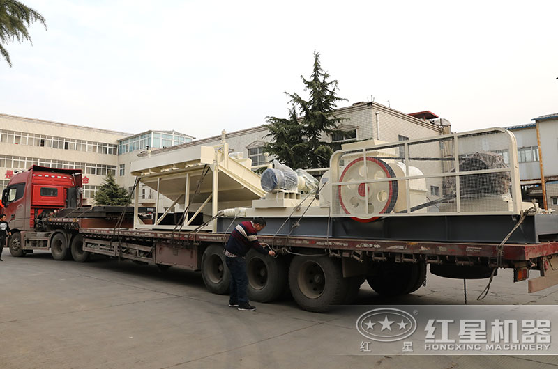 設(shè)備裝車發(fā)貨現(xiàn)場(chǎng)