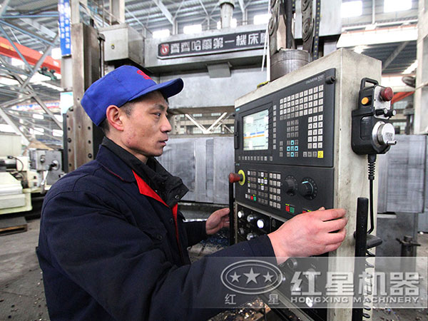 顎式破碎機(jī)cad技術(shù)