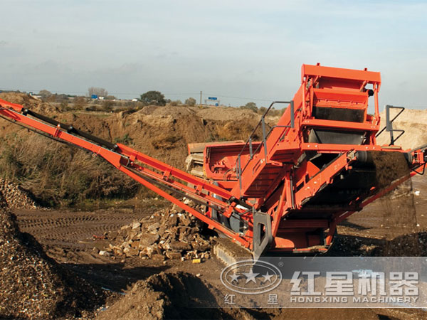 機載大型破石機加工現(xiàn)場