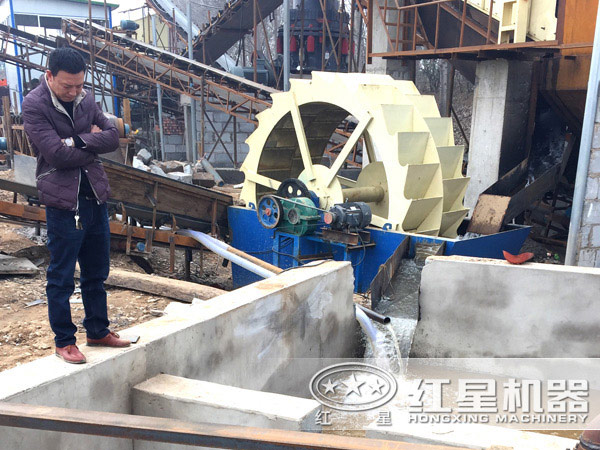 湖南鵝卵石破碎生產(chǎn)線配置現(xiàn)場