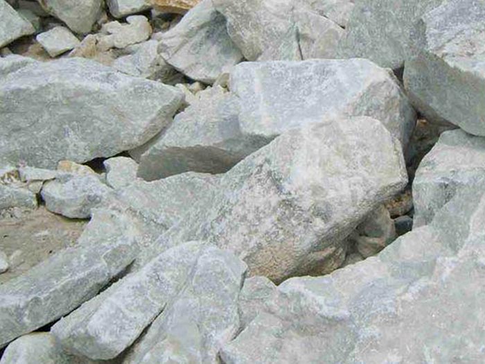 鄭州雷蒙磨廠家哪個好-有圖有真相，帶您走進環(huán)保雷蒙磨的“誕生地”