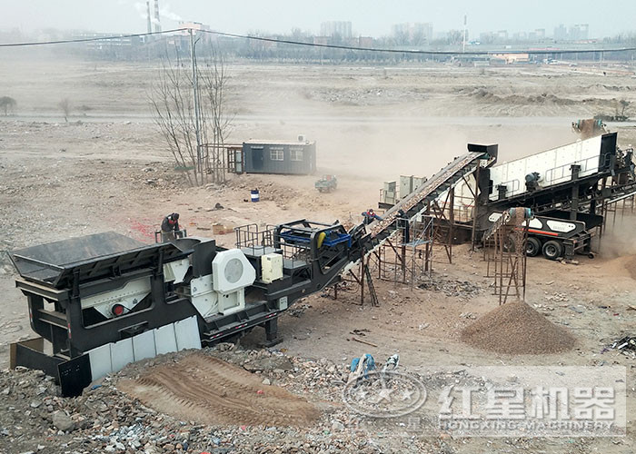 車載一體石頭粉碎設(shè)備加工現(xiàn)場