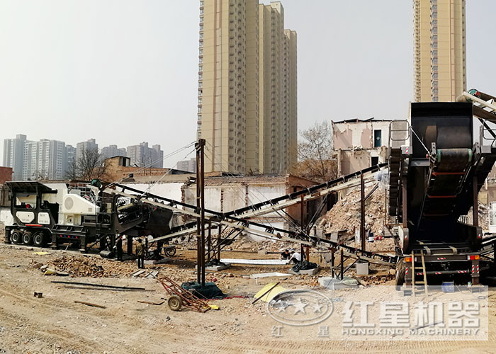 反擊式破碎機(jī)“戀上”車式輪胎底盤，還怕建筑廢料“圍城”嗎