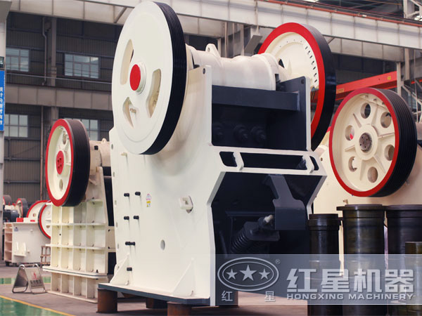 環(huán)保高性能顎式破碎機(jī)