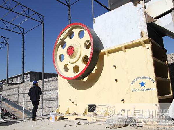 時產(chǎn)500噸硅石破碎設(shè)備_硅石破碎生產(chǎn)線價格_投資成本分析