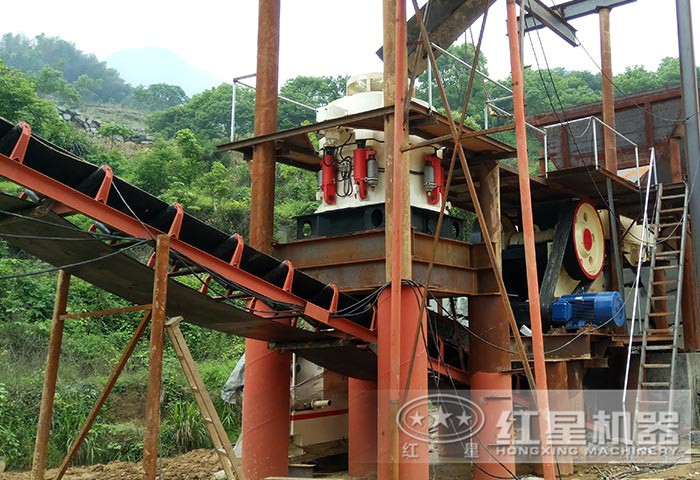 顎式破碎機(jī)生產(chǎn)現(xiàn)場