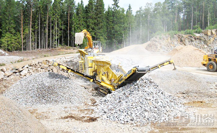 移動(dòng)篩石機(jī)實(shí)現(xiàn)一體式流動(dòng)篩分作業(yè)，高標(biāo)準(zhǔn)作業(yè)，玩轉(zhuǎn)礦山采石場