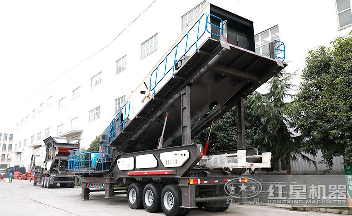 移動篩石機生產(chǎn)廠區(qū)