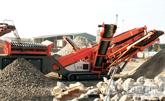 移動(dòng)履帶破碎機(jī)買什么配置好？一看廠家，二看產(chǎn)能