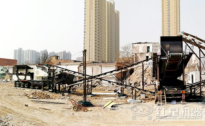 多功能小型移動碎石機-一車載多機，現(xiàn)場視頻一展風采