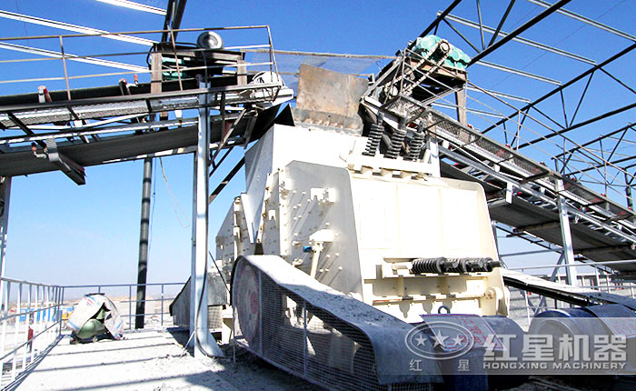 一臺(tái)時(shí)產(chǎn)200噸的青石破碎機(jī)價(jià)格多少錢