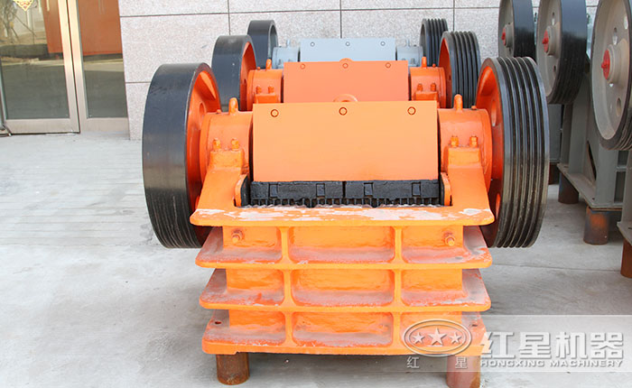 匠心智造+升級(jí)優(yōu)化=紅星HD德版鄂式破碎機(jī)