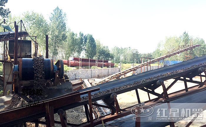 河卵石破碎制沙現(xiàn)場(chǎng)