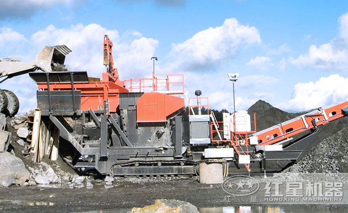 移動(dòng)篩煤機(jī)帶傳送-“叱咤”煤場，智能、環(huán)保樣樣行