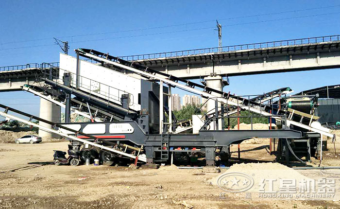 鐵礦石移動(dòng)破碎站現(xiàn)場(chǎng)實(shí)拍