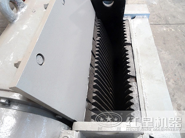 新款顎式破碎機(jī)細(xì)節(jié)展示