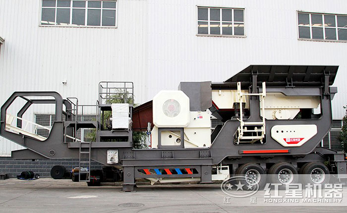 移動砸石機流動作業(yè)，油電兩用走俏破碎市場