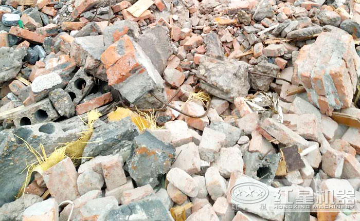 流動式建筑垃圾破碎生產(chǎn)線-堆建筑垃圾的“好驢友”