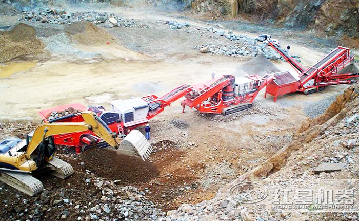 多功能破碎車多機(jī)組合作業(yè)現(xiàn)場(chǎng)