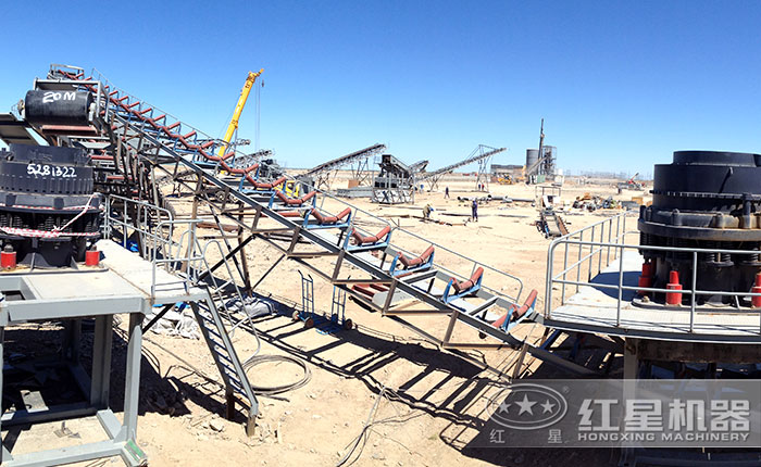 砂石場破碎生產(chǎn)線現(xiàn)場