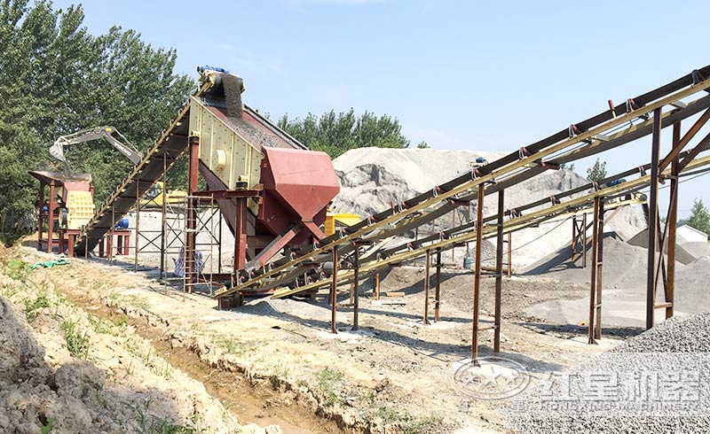 錘式制砂機制砂現(xiàn)場