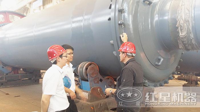 客戶參觀紅星大型棒磨式制砂機(jī)