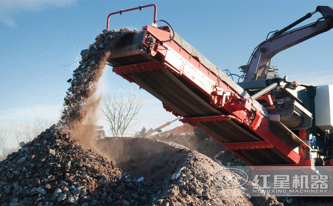 砂場秋點兵，一體式顎式碎石機（砸石機_磕石機）爭當(dāng)排頭兵