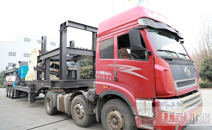 紅星建筑磚渣碎石機(jī)發(fā)貨現(xiàn)場